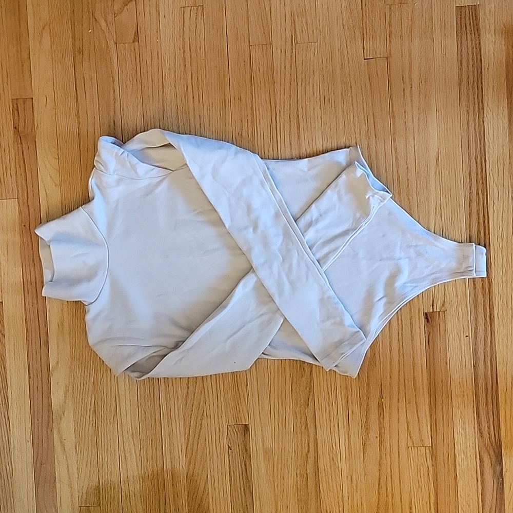 SHEIN X Kesha Alein Highneck Thumbholes Bodysuit - Picture 4 of 5